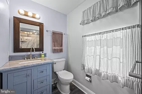 Bath - 13707 Killarney Ct, Phoenix, MD 21131 photo 4 of 4