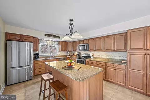Kitchen - 13707 Killarney Ct, Phoenix, MD 21131 photo 1 of 4