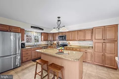 Kitchen - 13707 Killarney Ct, Phoenix, MD 21131 photo 2 of 4