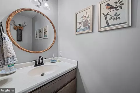 Bath - 13707 Killarney Ct, Phoenix, MD 21131 photo 1 of 4