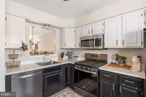Kitchen - 30 Parkhill Pl, Nottingham, MD 21236 photo 4 of 4