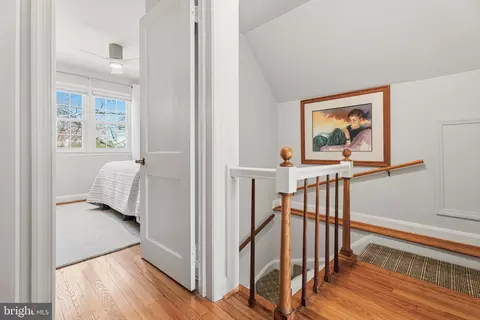 Entry Way - 304 Brook Rd, Towson, MD 21286 photo 6 of 8