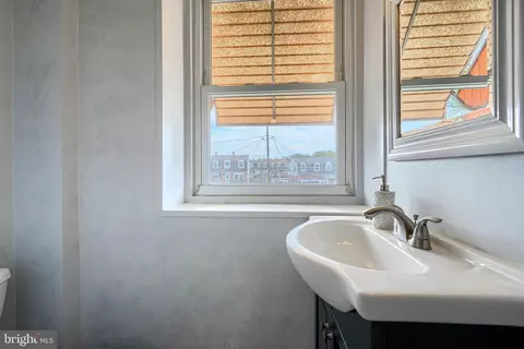 Bath - 3254 Ryerson Cir, Halethorpe, MD 21227 photo 2 of 3