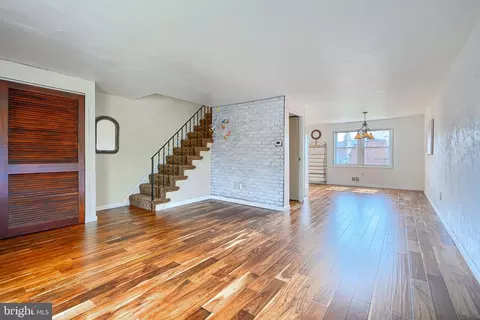 Living - 3254 Ryerson Cir, Halethorpe, MD 21227 photo 1 of 3