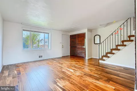Living - 3254 Ryerson Cir, Halethorpe, MD 21227 photo 3 of 3