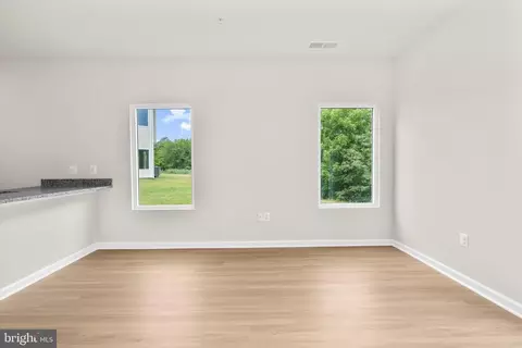 Living - 8127 Bartholomew Ct, Baltimore, MD 21206 photo 2 of 7