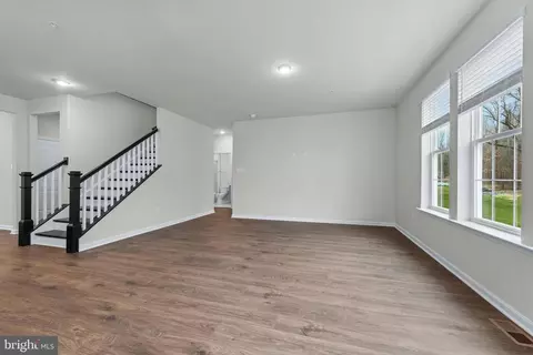 1204 Otter Point Ct, Middle River, MD 21220 photo 4