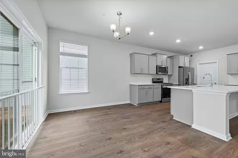 1204 Otter Point Ct, Middle River, MD 21220 photo 7
