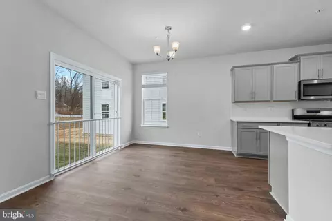 1204 Otter Point Ct, Middle River, MD 21220 photo 6
