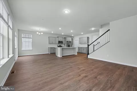 1204 Otter Point Ct, Middle River, MD 21220 photo 5