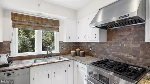 Kitchen - 9 Nantucket Garth, Phoenix, MD 21131 photo 2 of 5