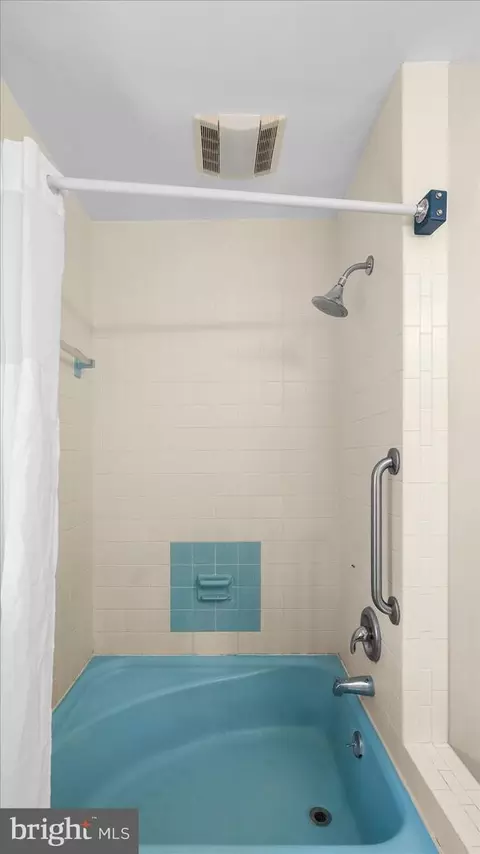 Bath - 9 Nantucket Garth, Phoenix, MD 21131 photo 5 of 5