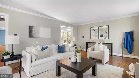 Living - 9 Nantucket Garth, Phoenix, MD 21131 photo 2 of 6