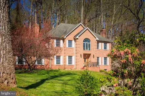 6 Chamaral Ct, Cockeysville, MD 21030