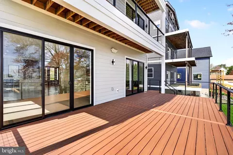 Exterior - 2708 Sixth St, Sparrows Point, MD 21219 photo 12 of 15