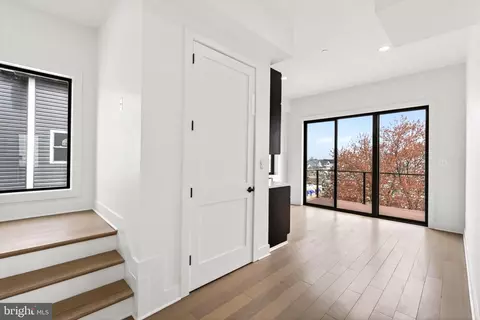Entry Way - 2708 Sixth St, Sparrows Point, MD 21219 photo 4 of 9