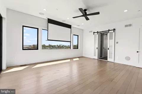 Living - 2708 Sixth St, Sparrows Point, MD 21219 photo 11 of 15
