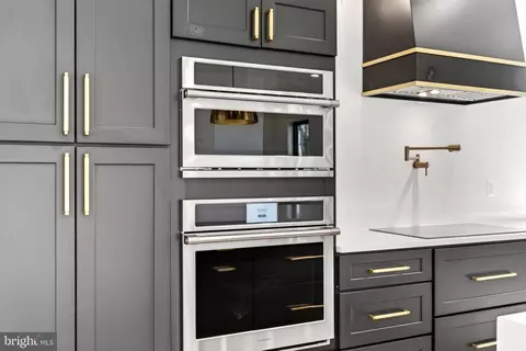 Kitchen - 2708 Sixth St, Sparrows Point, MD 21219 photo 6 of 13