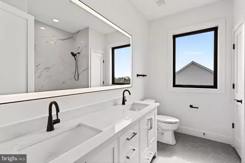 Bath - 2708 Sixth St, Sparrows Point, MD 21219 photo 7 of 17