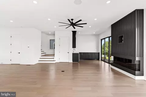 Living - 2708 Sixth St, Sparrows Point, MD 21219 photo 3 of 15