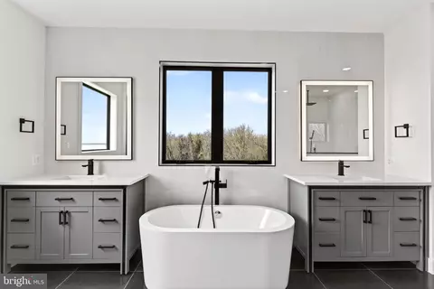 Bath - 2708 Sixth St, Sparrows Point, MD 21219 photo 16 of 17