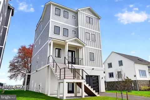 Exterior - 2708 Sixth St, Sparrows Point, MD 21219 photo 7 of 15