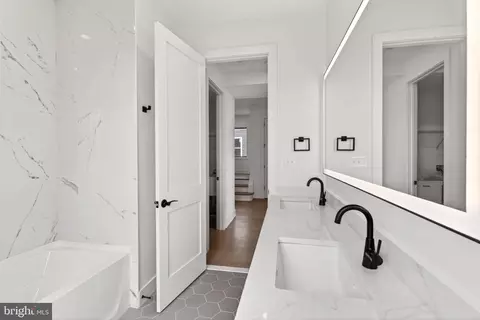 Bath - 2708 Sixth St, Sparrows Point, MD 21219 photo 5 of 17
