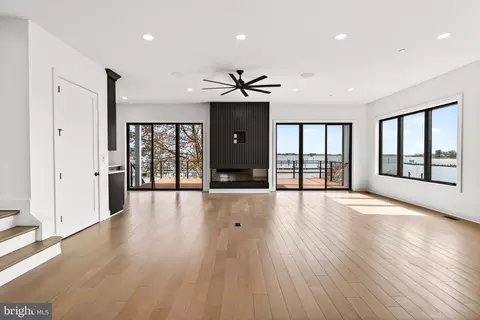 Living - 2708 Sixth St, Sparrows Point, MD 21219 photo 2 of 15