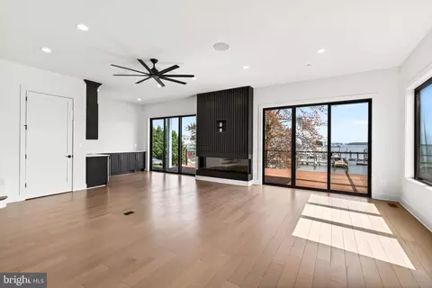 Living - 2708 Sixth St, Sparrows Point, MD 21219 photo 9 of 15