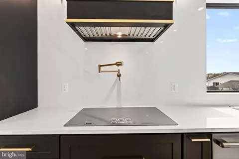 Kitchen - 2708 Sixth St, Sparrows Point, MD 21219 photo 7 of 13