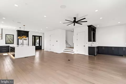 Living - 2708 Sixth St, Sparrows Point, MD 21219 photo 4 of 15