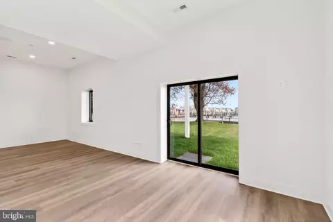 Living - 2708 Sixth St, Sparrows Point, MD 21219 photo 15 of 15