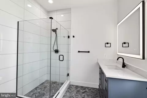 Bath - 2708 Sixth St, Sparrows Point, MD 21219 photo 3 of 17