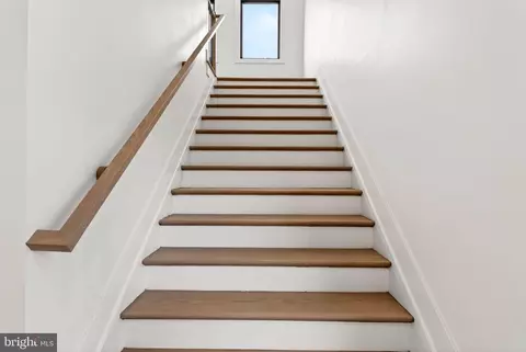 Entry Way - 2708 Sixth St, Sparrows Point, MD 21219 photo 6 of 9