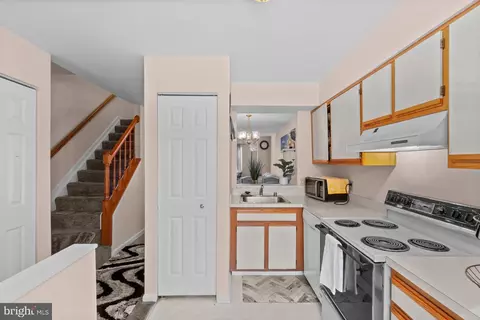Entry Way - 2125 Cedar Barn Way, Windsor Mill, MD 21244 photo 2 of 3