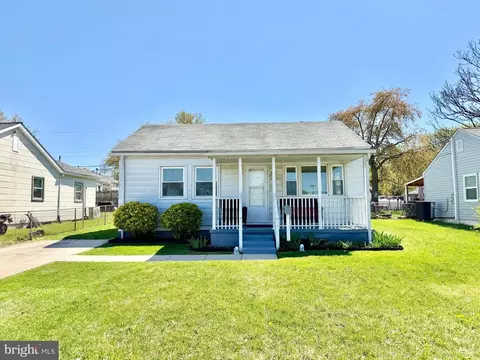 557 Compass Rd, Middle River, MD 21220