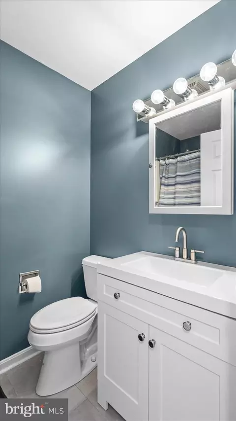 Bath - 9120 Hinton Ave, Sparrows Point, MD 21219 photo 3 of 5