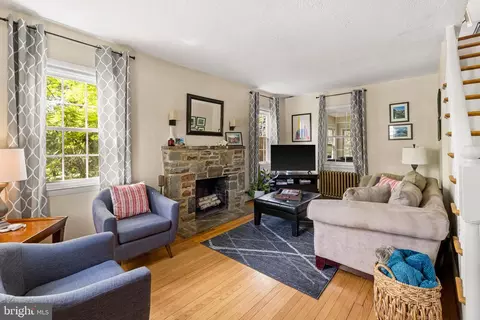 Living - 700 Regester Ave, Baltimore, MD 21212 photo 3 of 4