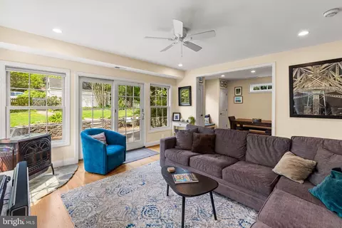 Living - 700 Regester Ave, Baltimore, MD 21212 photo 2 of 4