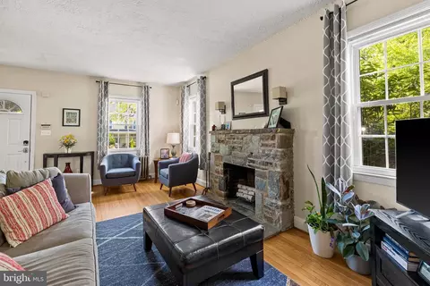 Living - 700 Regester Ave, Baltimore, MD 21212 photo 4 of 4