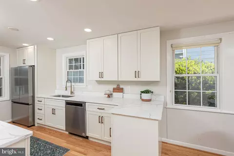 571 Woodbine Ave, Towson, MD 21204