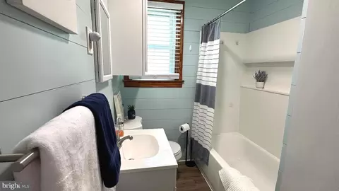 Bath - 89 Wise Ave, Dundalk, MD 21222 photo 1 of 3