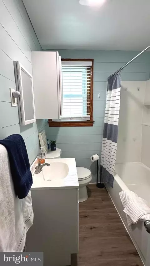 Bath - 89 Wise Ave, Dundalk, MD 21222 photo 2 of 3