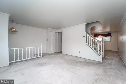 Living - 1107 Regina Dr, Halethorpe, MD 21227 photo 3 of 6