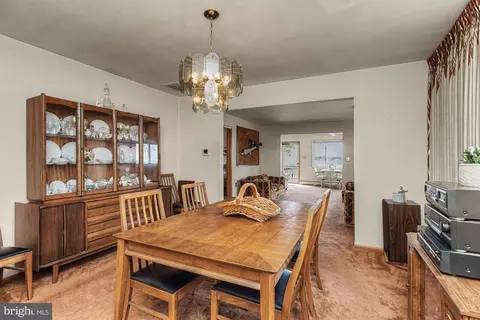 Dining - 826 Cold Spring Rd, Middle River, MD 21220 photo 2 of 3