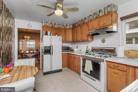 Kitchen - 826 Cold Spring Rd, Middle River, MD 21220 photo 1 of 4