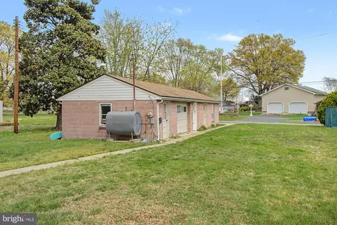 Exterior - 826 Cold Spring Rd, Middle River, MD 21220 photo 4 of 4