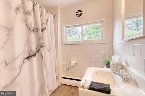 Bath - 5234 Benson Ave, Halethorpe, MD 21227 photo 3 of 3