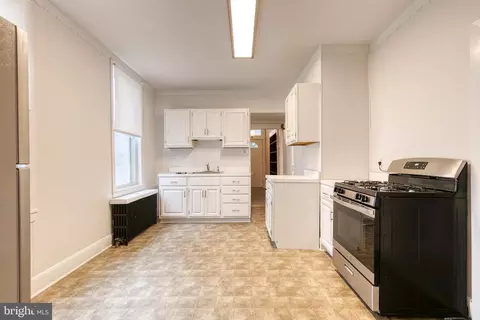 Kitchen - 5234 Benson Ave, Halethorpe, MD 21227 photo 4 of 5