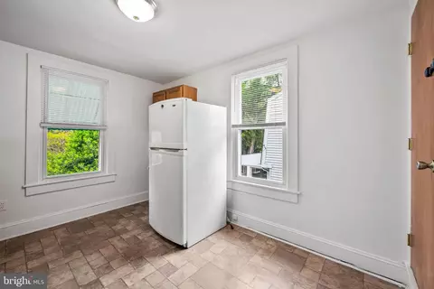 Entry Way - 5234 Benson Ave, Halethorpe, MD 21227 photo 1 of 4